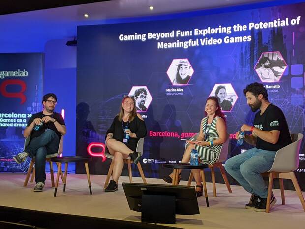 Marina D�ez particip� en el encuentro Gamelab 2023. De izquierda a derecha: Luis D�az Peralta (Astra), Marina D�ez (3ofCups Games), Luj�n Oulton (GAIA) y Javier Ramello (Herobeat Studios).