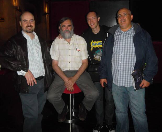 De izquierda a derecha: Ricardo Cancho (ex grafista de Topo Soft), Paco Suárez, Juan Carlos 'Adonías' Caballero y Rafa Gómez (Autor de 'Emilio Butragueño') tras un Open Mondo PIxel en 2012. Imagen cedida por Adonías.