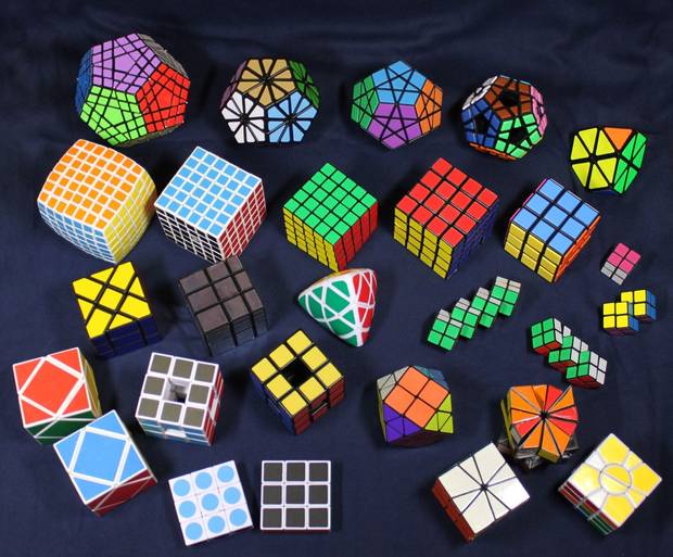 Diversos cubos de Rubik a lo largo de la historia