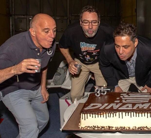 Luis Rodríguez y Víctor y Pablo Ortiz en la celebración de los 35 años de Dinamic Software en Madrid Games Week de 2019.