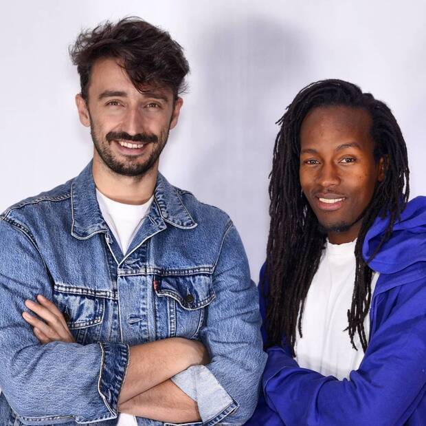 Stephen es el mejor amigo de Toni desde hace 15 años, entre ellos se consideran 'hermanos'.