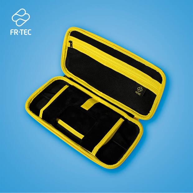 Interior de la caja de FR-TEC con One Piece para transportar Switch