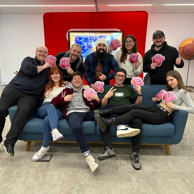 En un evento de Nintendo para probar un juego de Kirby.