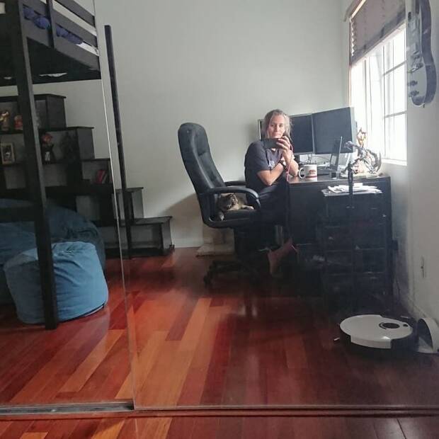 Soria trabajando desde casa.