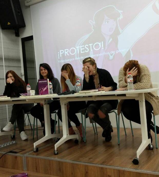 Tur fue una de las coautoras del libro colectivo '¡Protesto!', que hablaba de los videojuegos desde una perspectiva de género.