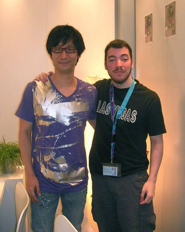 Justo antes de entrevistar a Hideo Kojima el primer día de la Gamescom 2009, Caith se dio un golpe en el tobillo y estuvo toda la feria trabajando con el pie hinchado y amoratado.