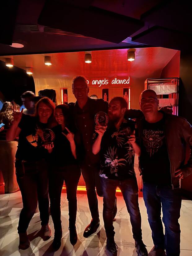 Parte del equipo de Larian en los premios 3D Juegos.