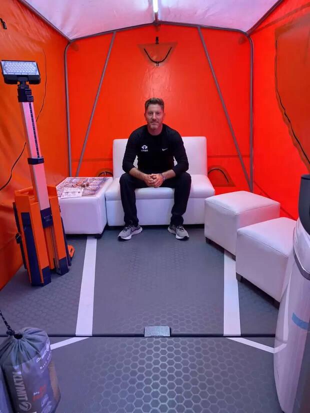 El dise�ador industrial Nicol�s Garc�a Mayor dentro de Cmax