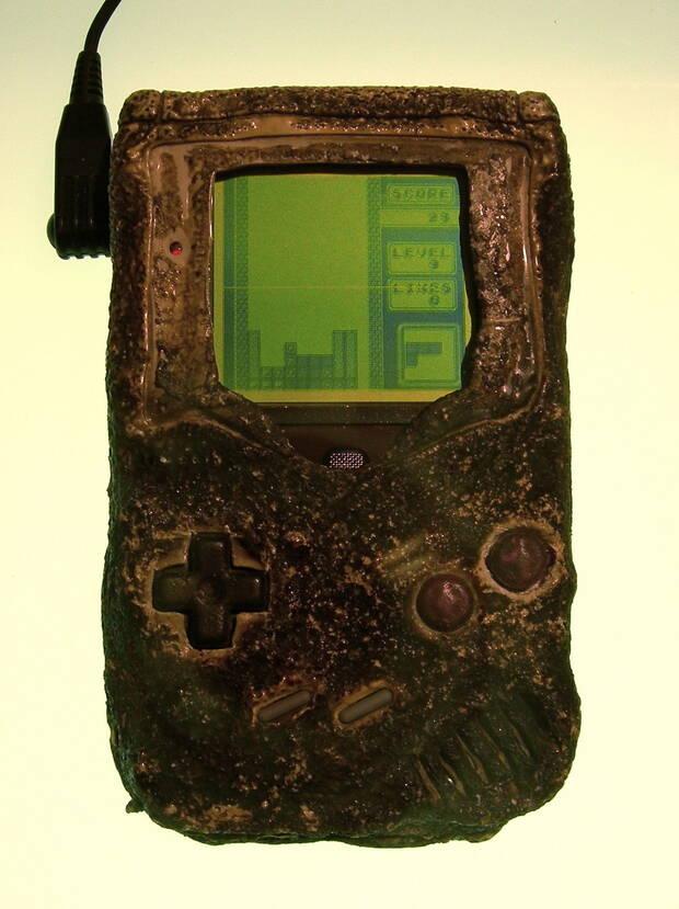 La Game Boy daada en la Guerra del Golfo que an funciona y Nintendo exhibe Imagen 3