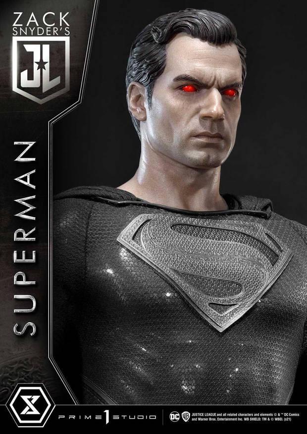 Ojos rojos Henry Cavill Superman