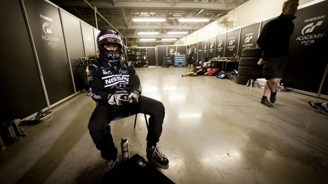 Los pilotos de GT Academy suben al podio en las 24 horas de Dub�i