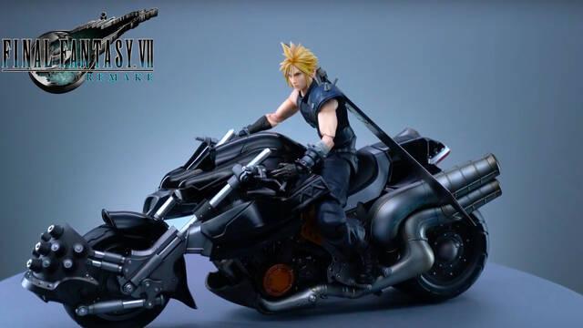 Cloud en su moto