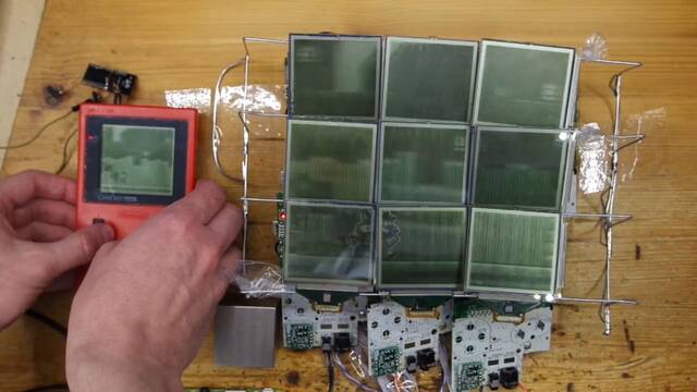 Crean una pantalla gigante de Game Boy a partir de 9 pantallas LCD pequeñas