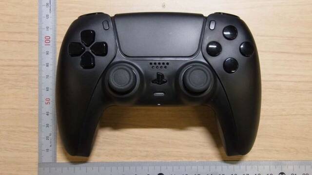 Nuevas imágenes del DualSense de PS5 en color negro