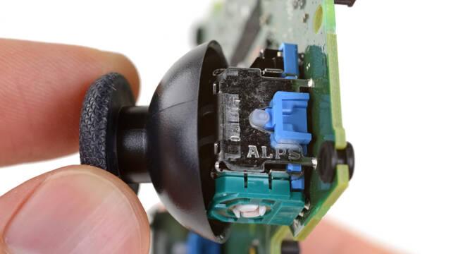 Una investigaci�n revela que la vida �til de los sticks del DualSense ser�a de 417 horas