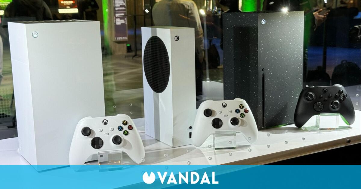 Así es la nueva Xbox Series X blanca: Imágenes en primicia de la nueva consola de Microsoft desde Los Ángeles