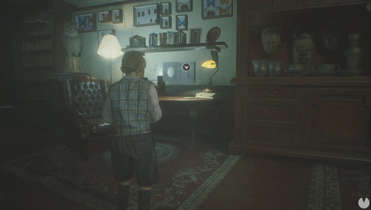Resident Evil 2 Remake - Escape Chief Irons: the Front Door Key