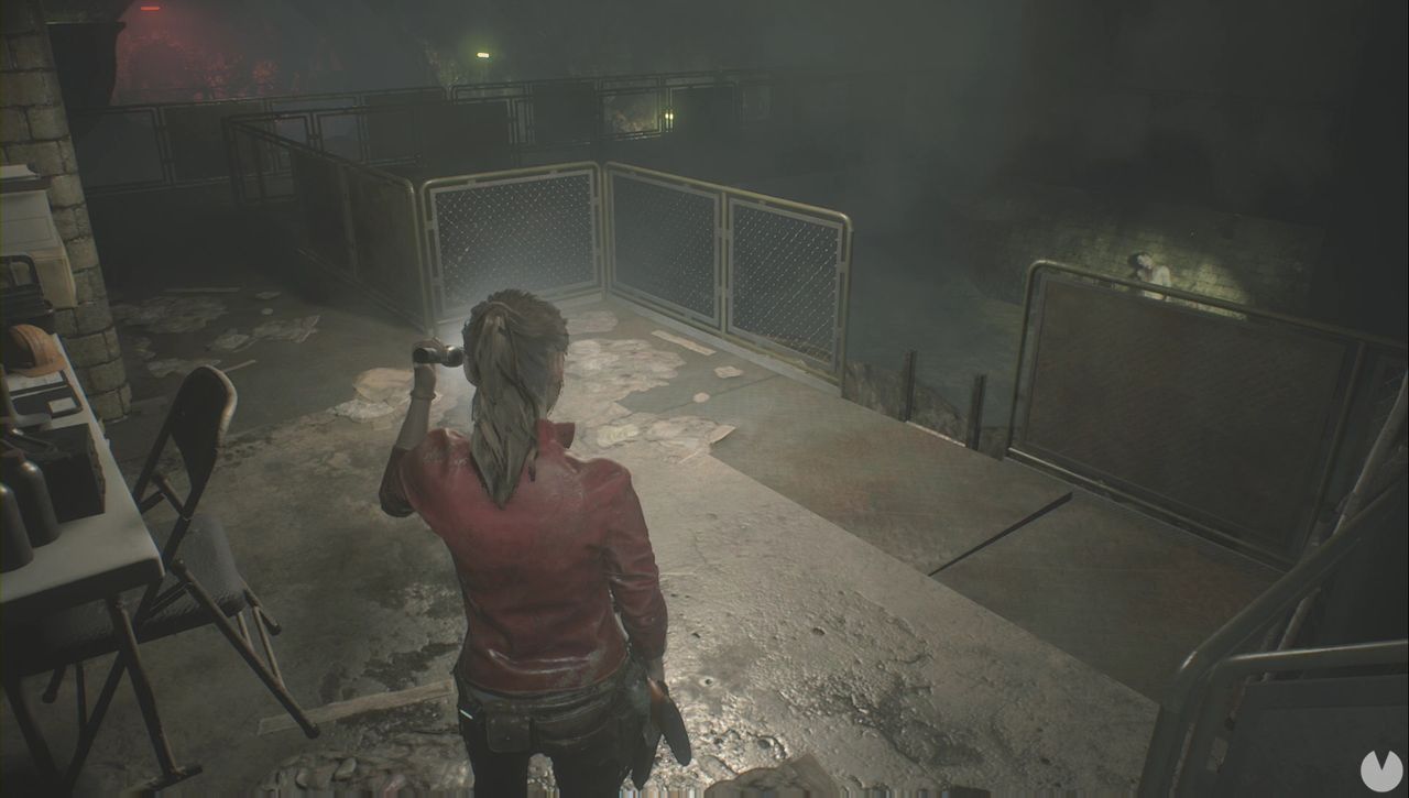 Resident Evil 2 Remake - Find the Plugs: climb down the ladder