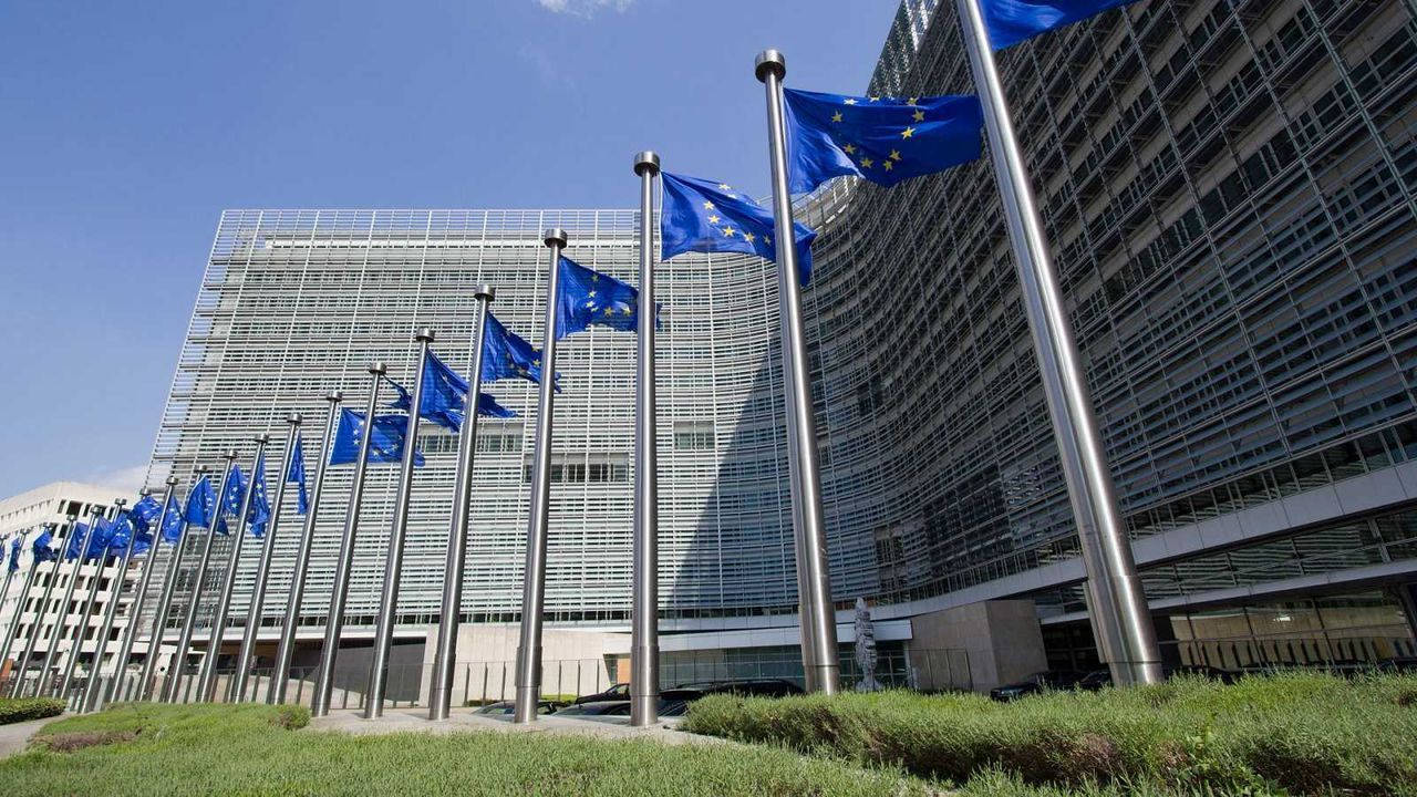 Valve y otras 5 editoras multadas por la Comisión Europea a pagar 7,8 millones de euros