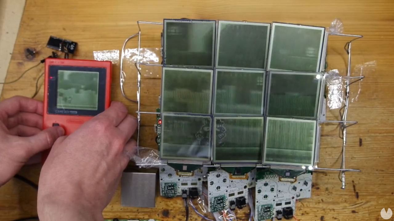Crean una pantalla gigante de Game Boy a partir de 9 pantallas LCD pequeñas. Noticias en tiempo real