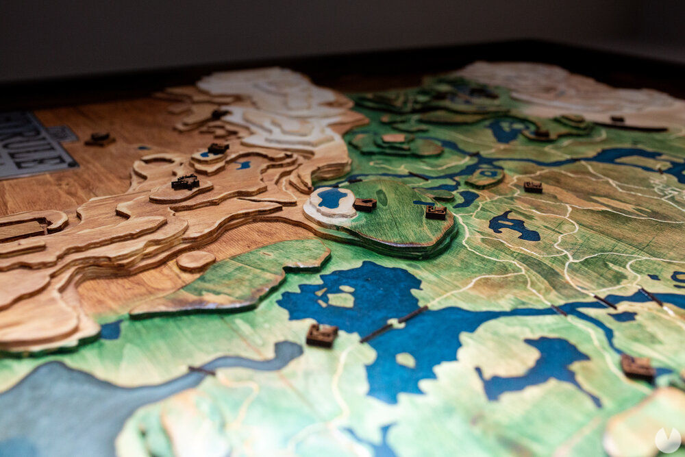 Un fan crea un homenaje topográfico a Zelda con un mapa de Hyrule en madera