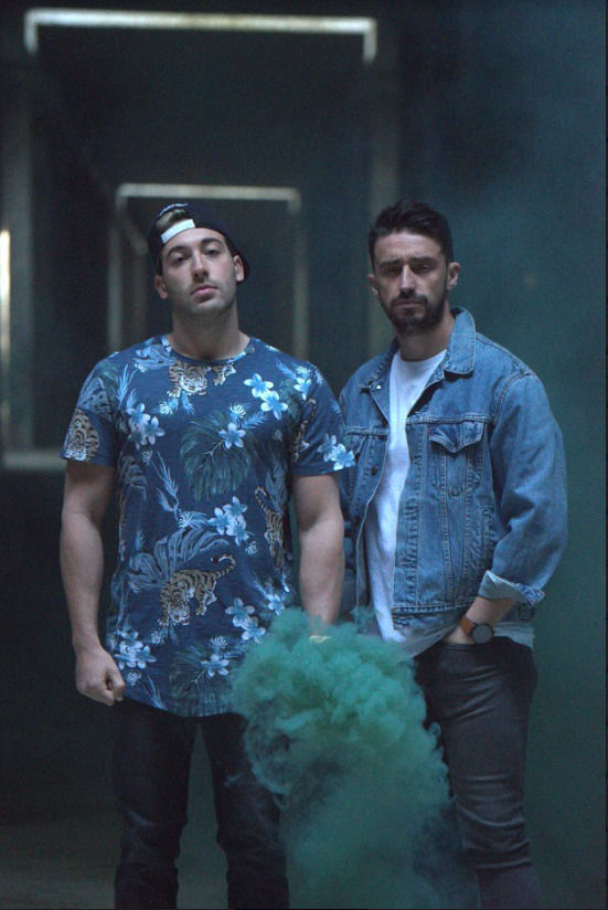 Víctor Mélida (Byviruzz) y Toniemcee.