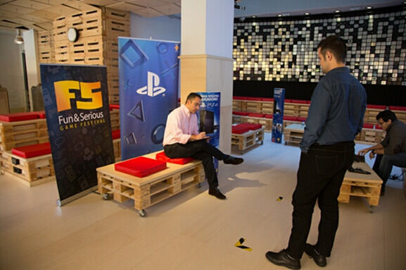 Yeste en el Fun & Serious Game Festival de 2013 en el que concertó citas con varios estudios españoles en el Espacio Emprendedor PlayStation.