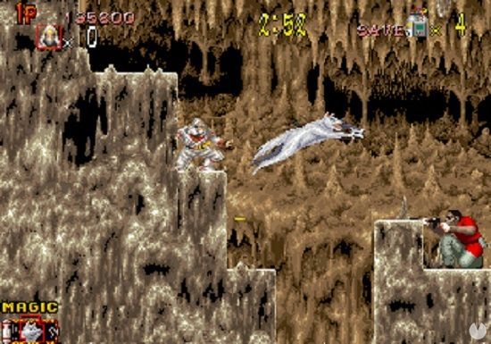 Bastante con mantener pulsado el bot�n de ataque para azuzar al perro Yamato contra el enemigo m�s cercano.