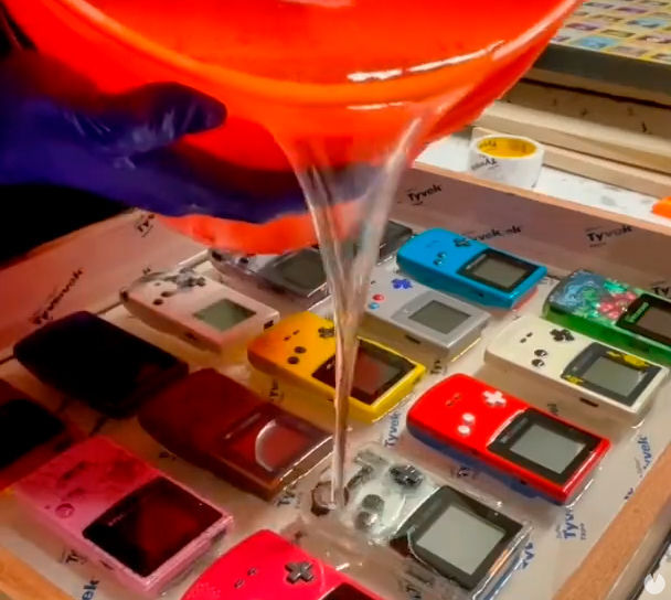 15 Game Boy destrozadas para crear una mesa