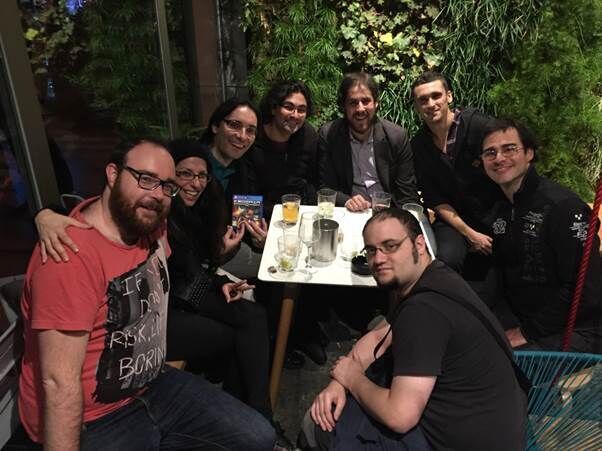 Celebrando despus de los Cowboy Awards, con varios desarrolladores.