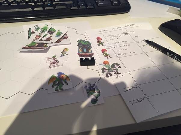 Prototipos de 'Legends of DHA' en papel.