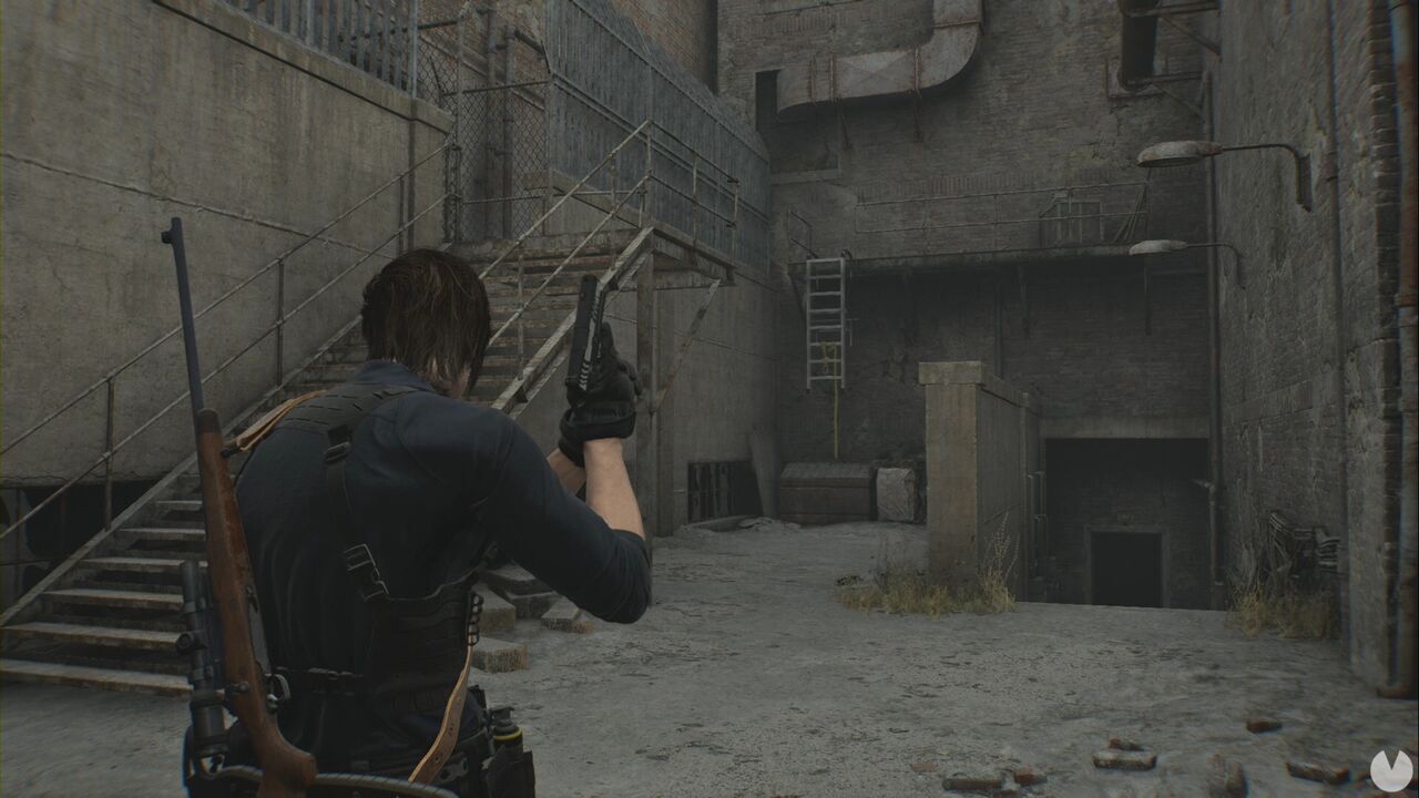 Resident Evil Requiem - East Raccoon City, Cedarbrook Apartments courtyard with three different paths