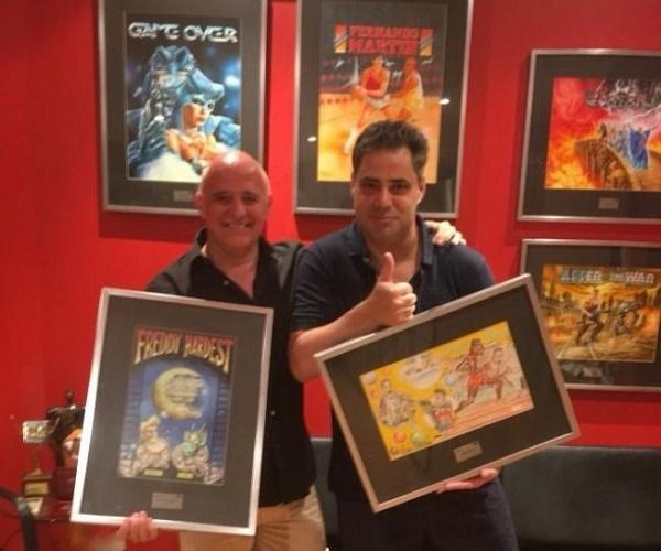 Con Luis Rodríguez en el 20 aniversario de FX. “Luis es mi amigo desde los 3 años y fue game designer con Víctor de 'Freddy Hardest' en Dinamic y de 'Navy Moves F2P' en FX.