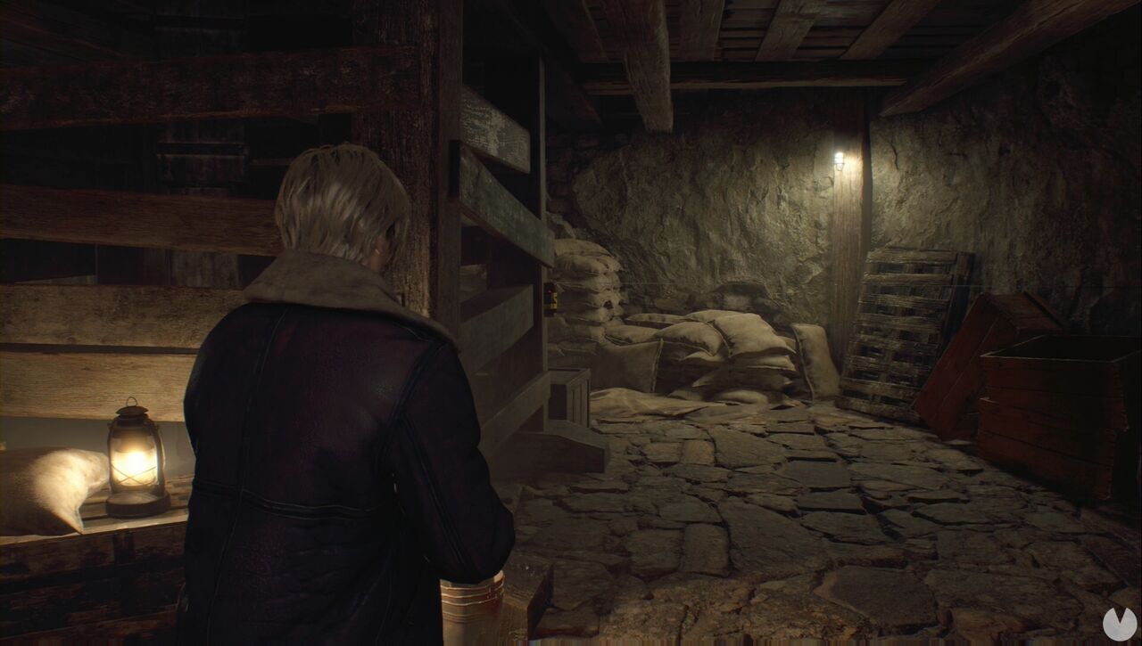 Resident Evil 4 Remake - Chapter 1: explosive trap in Leon's path
