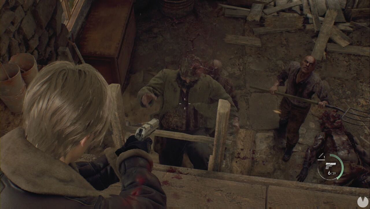 Resident Evil 4 Remake - Chapter 1: Leon shoots enemies as they climb the ladder