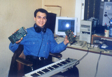 Alberto González en el departamento de sonido de Bit Managers en 1995.
