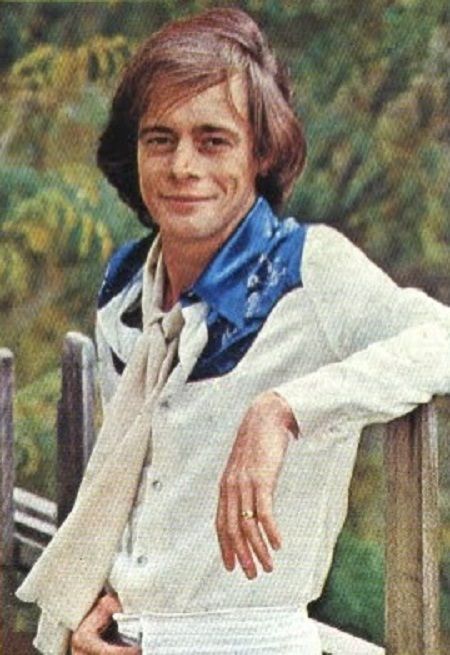 Paco Pastor fue vocalista y fundador del mítico grupo español Formula V, que arrasó en España a finales de los 60 y principios de los 70.