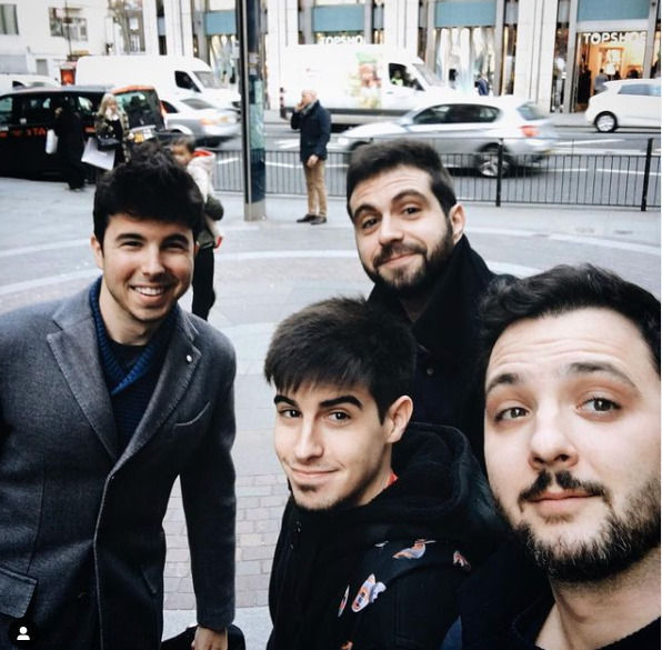 Robles con Willyrex, Vegetta777 y Alexby en Londres en 2015.