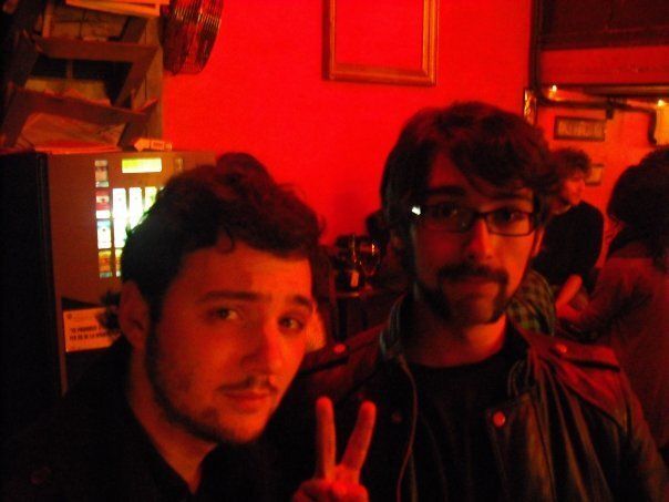 Robles y Chiconuclear hablando de Anait en 2009.