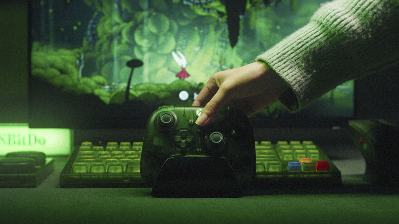 8BitDo se pone nostálgica con XBOX y lanza en Europa una gama de accesorios inspirados en la primera consola