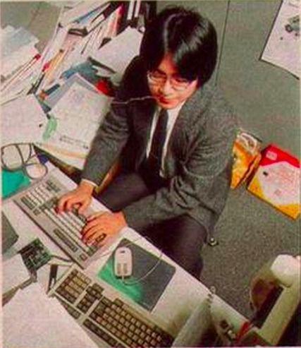 Su gran experiencia como programador no es habitual entre los directivos de la industria del videojuego. Demostraba su amplío conocimiento en la creación de videojuegos en los interesantes 'Iwata pregunta'.