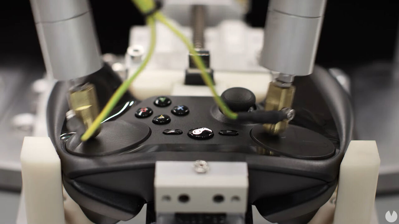 Cansado de esperar que Valve lance otro mando, crea su propio Steam Controller 2 con piezas de Steam Deck. Noticias en tiempo real
