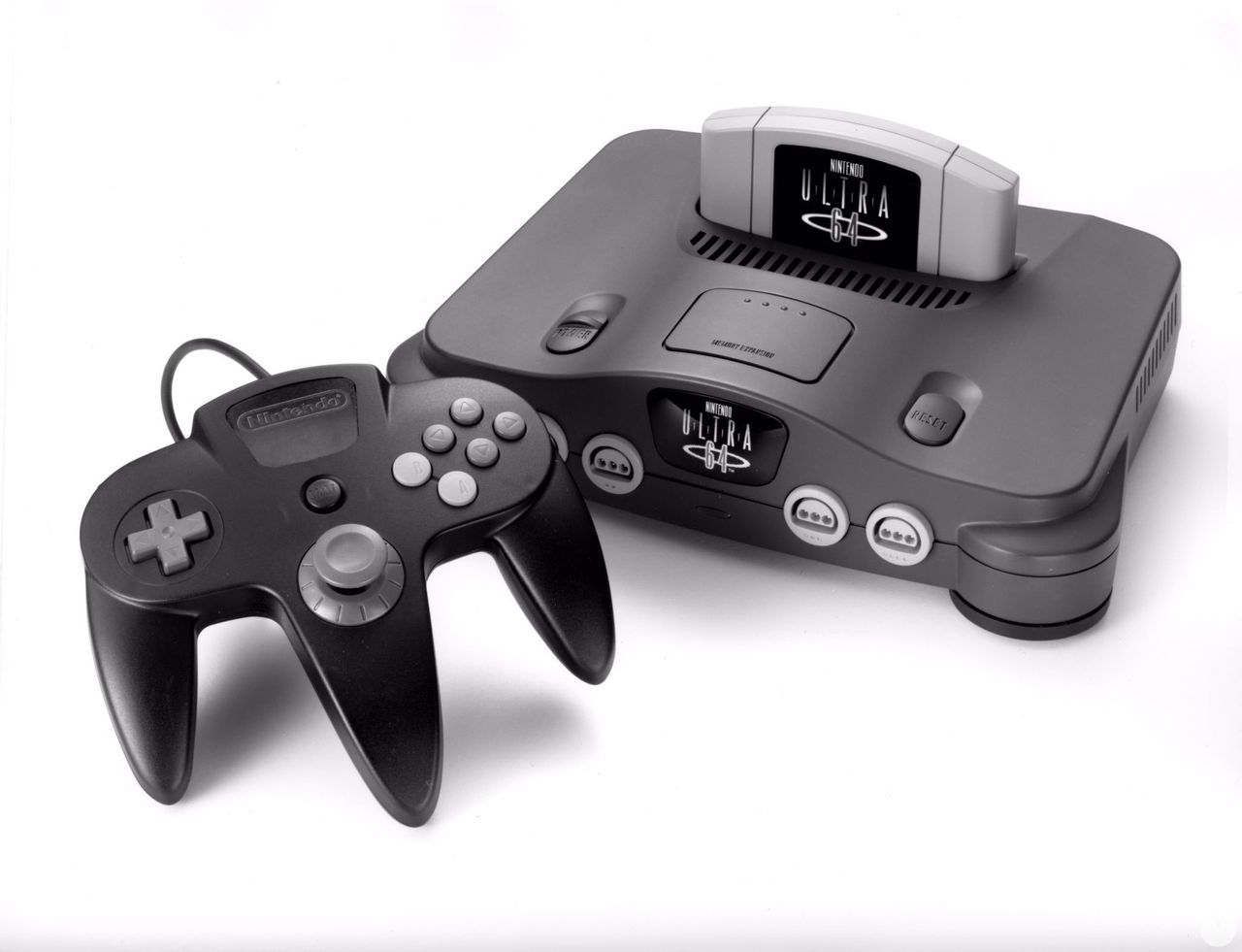 Encuentran y desarman un mando prototipo de Nintendo 64